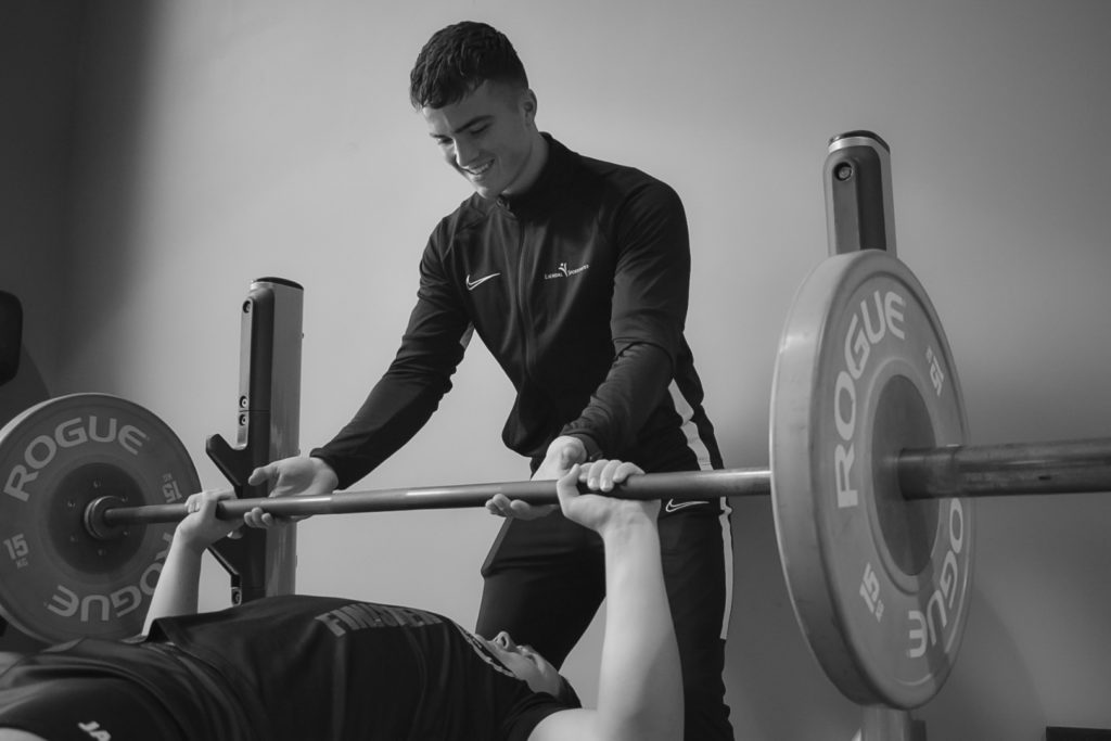 personal fitness trainer die Puber Fitness geeft